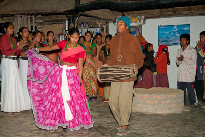 Tharu Tanz